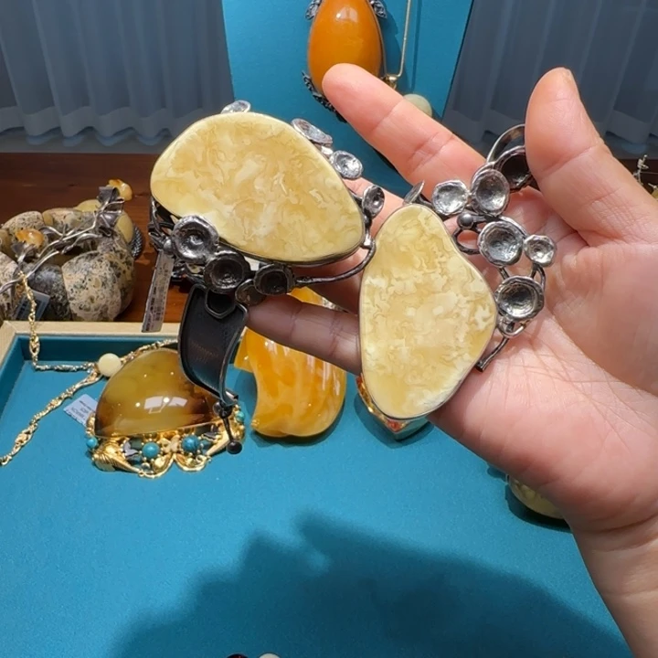 琥珀未镶嵌颈饰波兰设计款琥珀蜜蜡