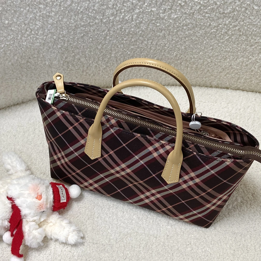 95新 BURBERRY/博柏利 XM甜酷氛围樱桃格纹拼皮手提包HD12630035