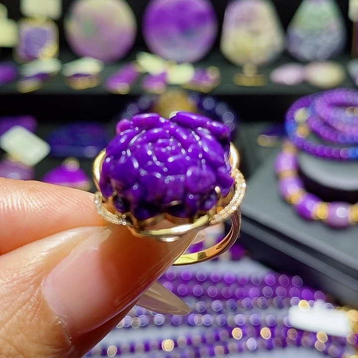 苏纪石（舒俱来）18K金镶嵌戒指