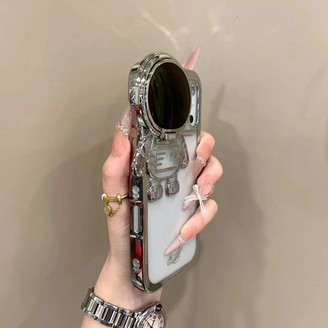 潮款宇航员适用苹果17手机壳支架iPhone16promax电镀15软壳14全包