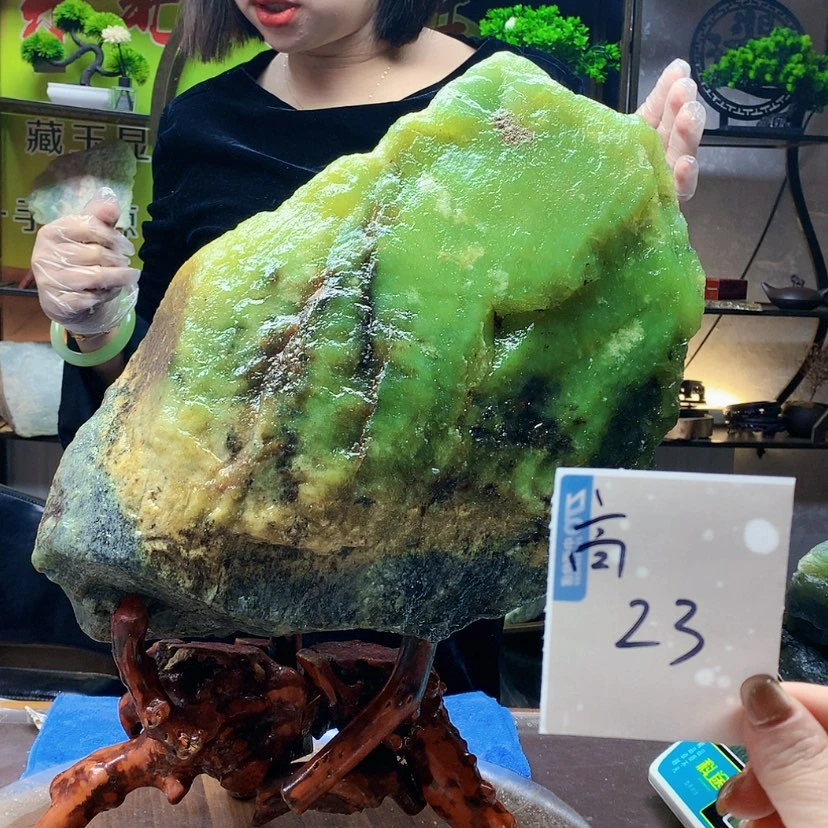 【闪购商品】未镶嵌蛇纹石玉原石