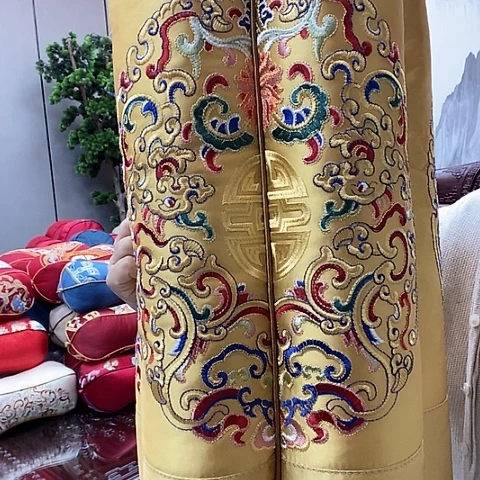 福利现货 梅花枕 金色