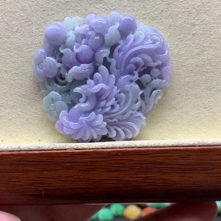 翡翠未镶嵌吊坠(赠链)