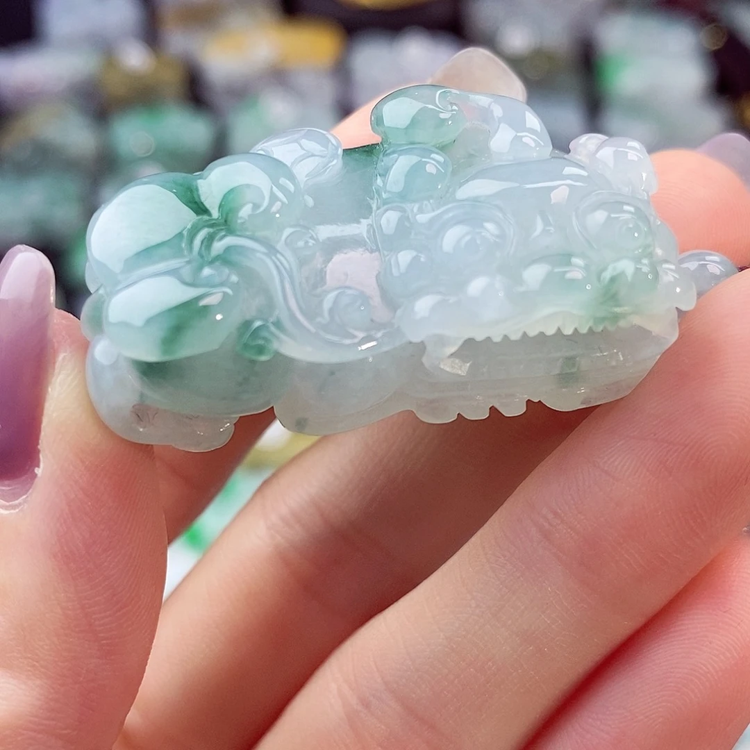 颈饰未镶嵌翡翠天然