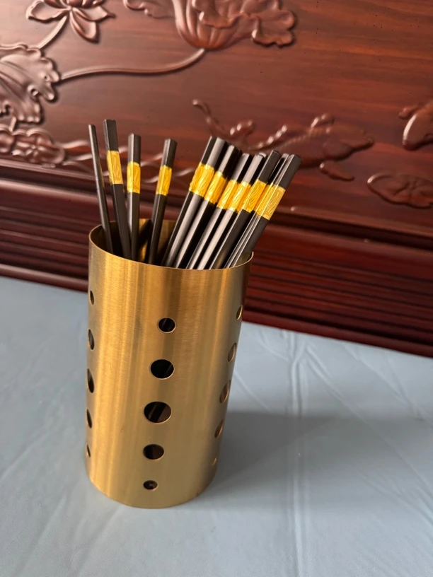 不锈钢加厚网红家用商用沥水防霉镀金筷子筒。高档透气不发霉筷笼