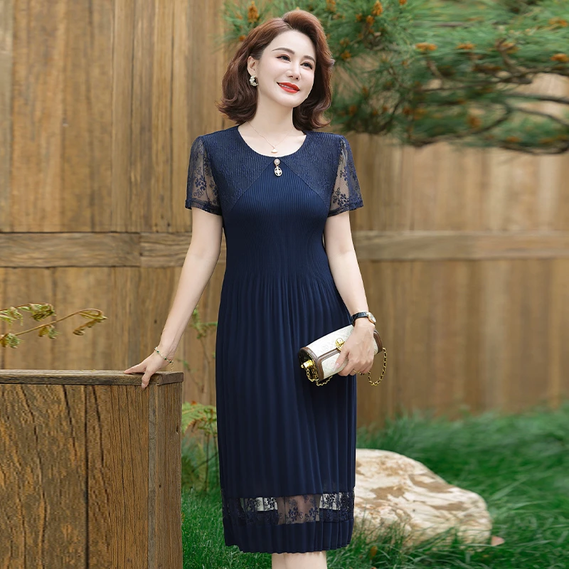 妈妈夏季褶皱连衣裙中长款洋气2025新款中老年女夏装短袖裙子气质