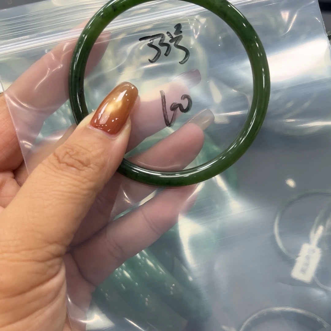 无***定和田玉未镶嵌手镯