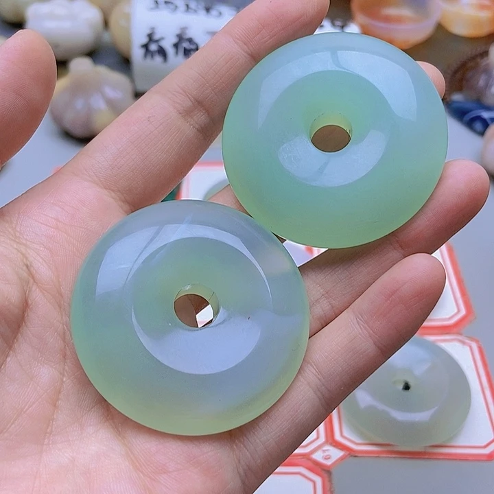 【闪购商品】未镶嵌玛瑙/玉髓珠宝半成品破**心