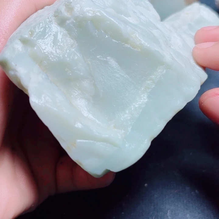 和田玉（糖玉）未镶嵌珠宝奇石