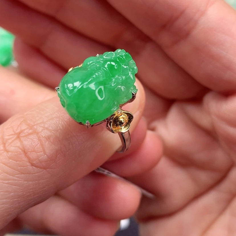 【闪购商品】18K金镶嵌戒指翡翠顺**为