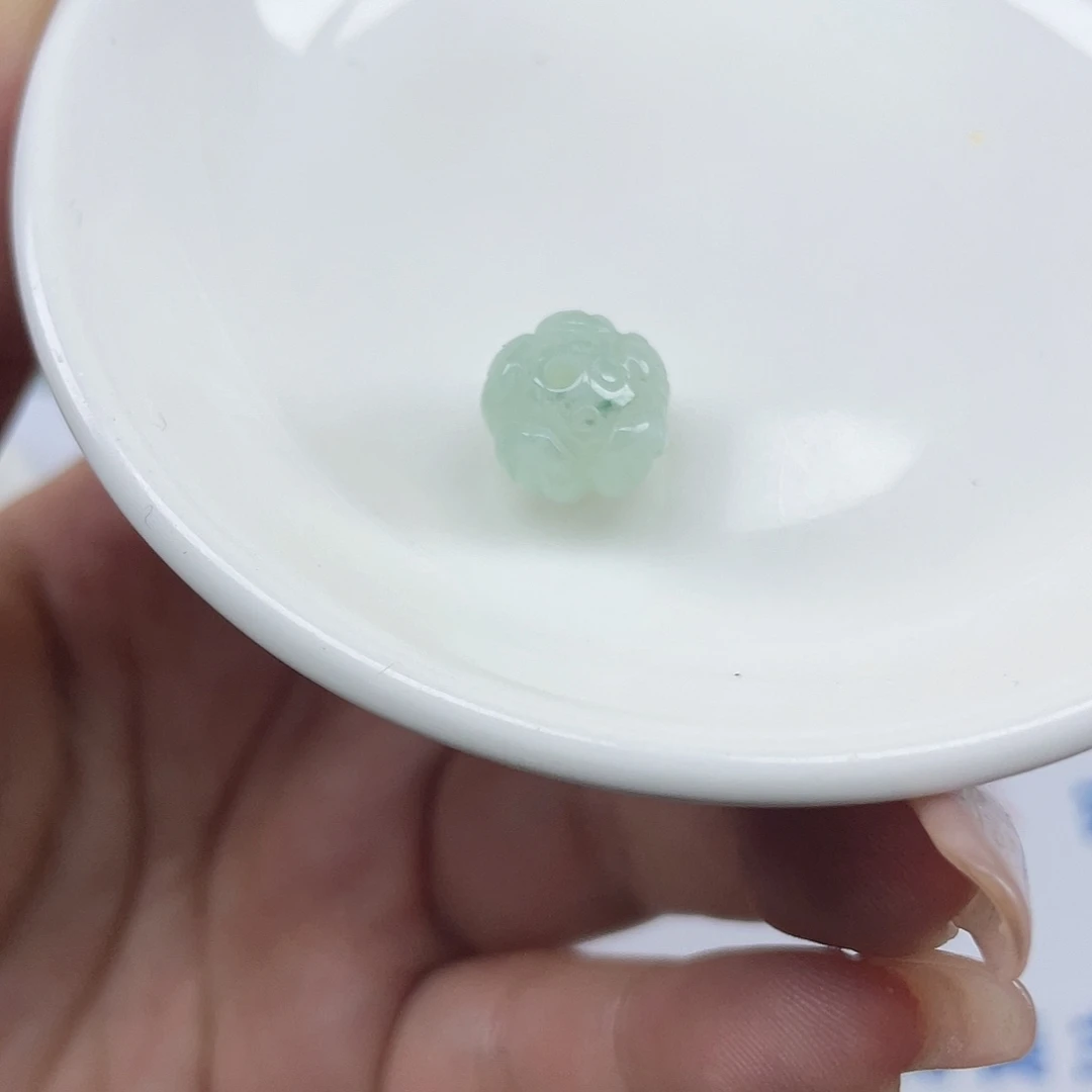 翡翠散珠雕刻莲花珠