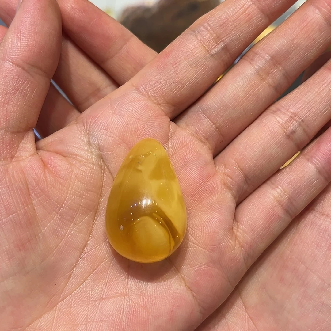 琥珀未镶嵌颈饰吊坠