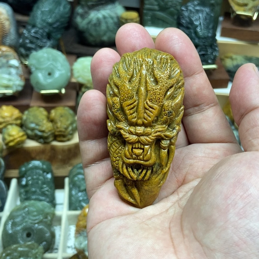 未镶嵌岫岩河磨玉（透闪石质玉）把件永***。