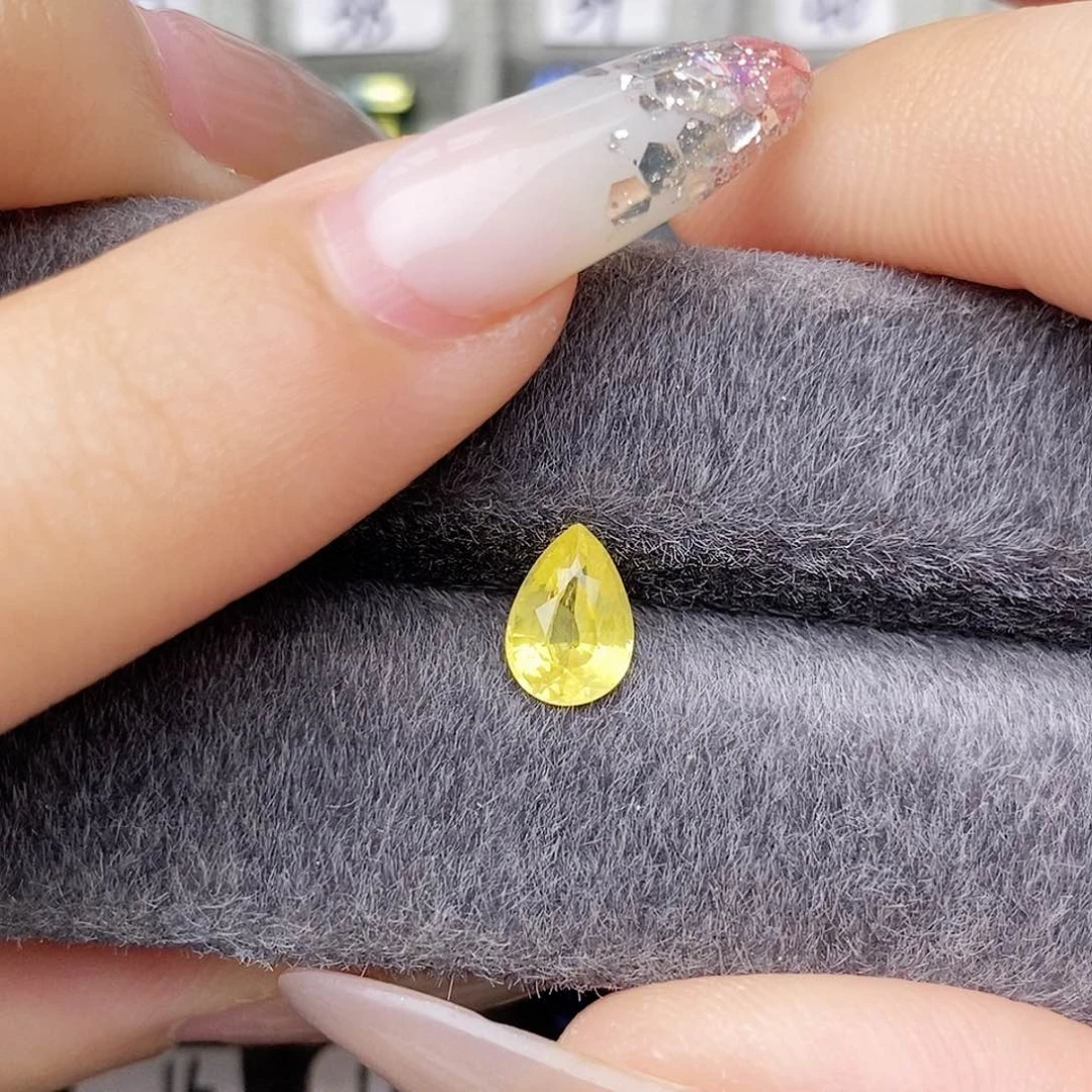 裸石蓝宝石金丝雀奶体但依旧通透明亮1.22ct/0160