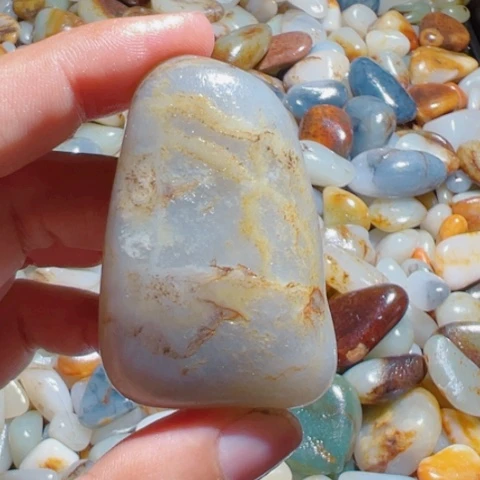 和田玉未镶嵌珠宝奇石56克