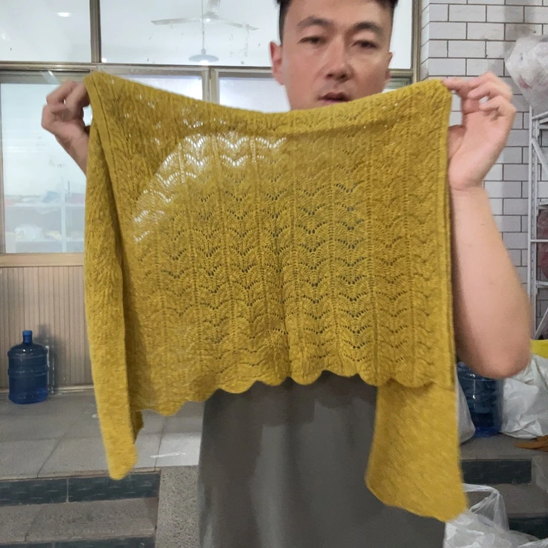 芥末黄纯棉披肩镂空