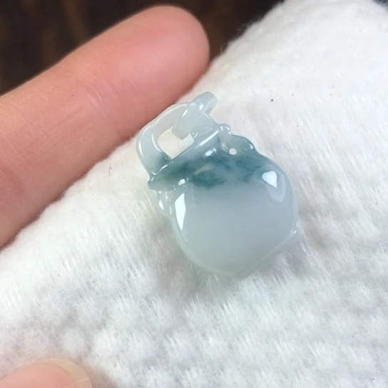 翡翠未镶嵌颈饰缅甸A货，每天下午1点半开播