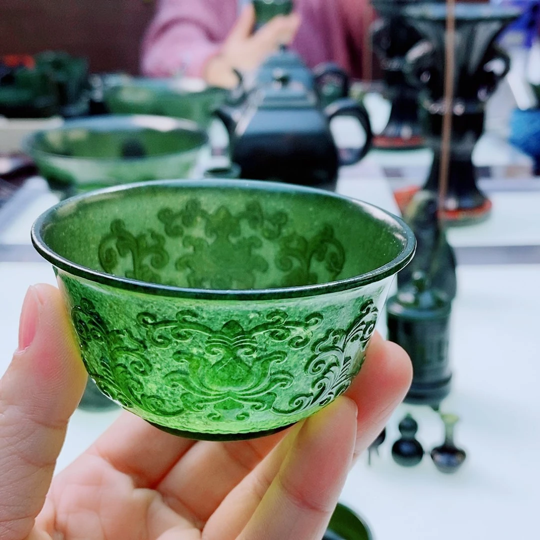 未镶嵌和田玉摆件微瑕