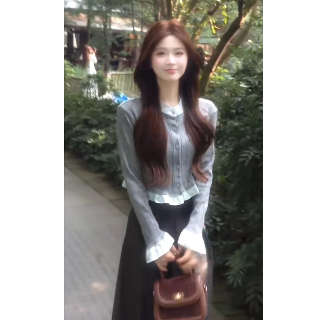 灰色假两件针织开衫女2025设计感拼接荷叶边短上衣长裙套装-148