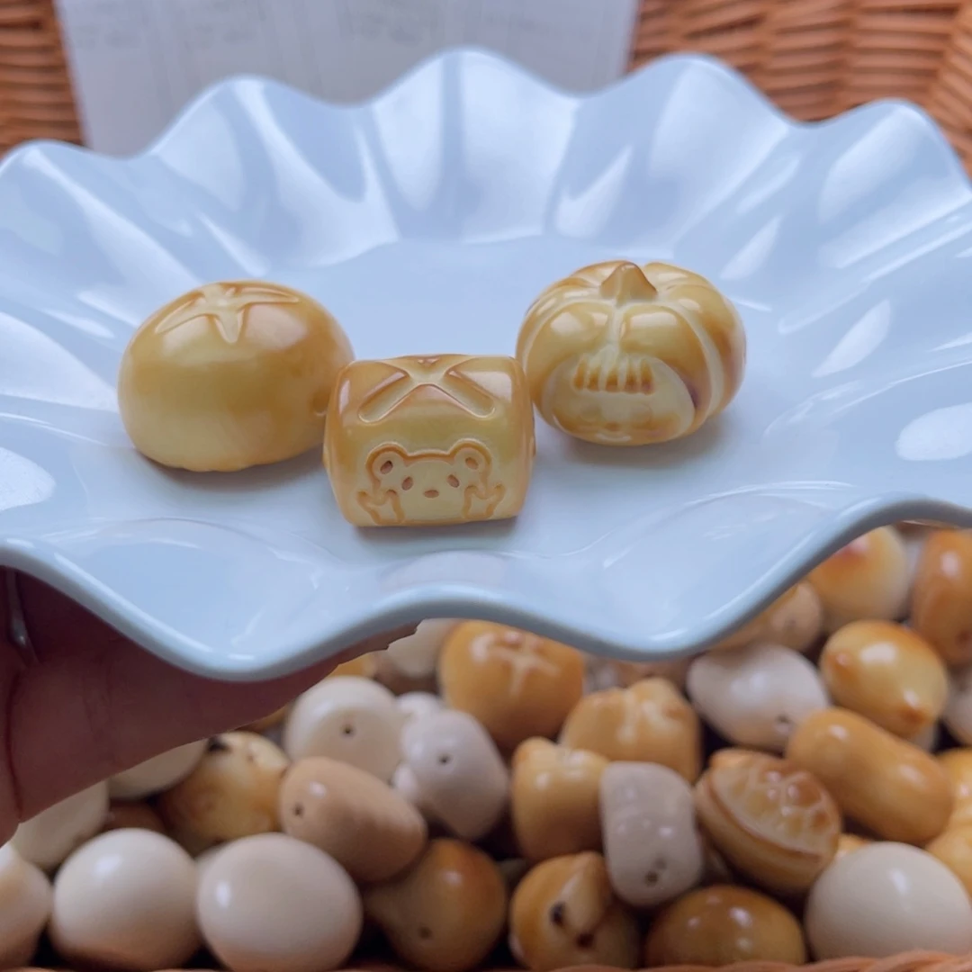 白玉菩提吊坠b30mm/牙牙果大卡三颗瑕