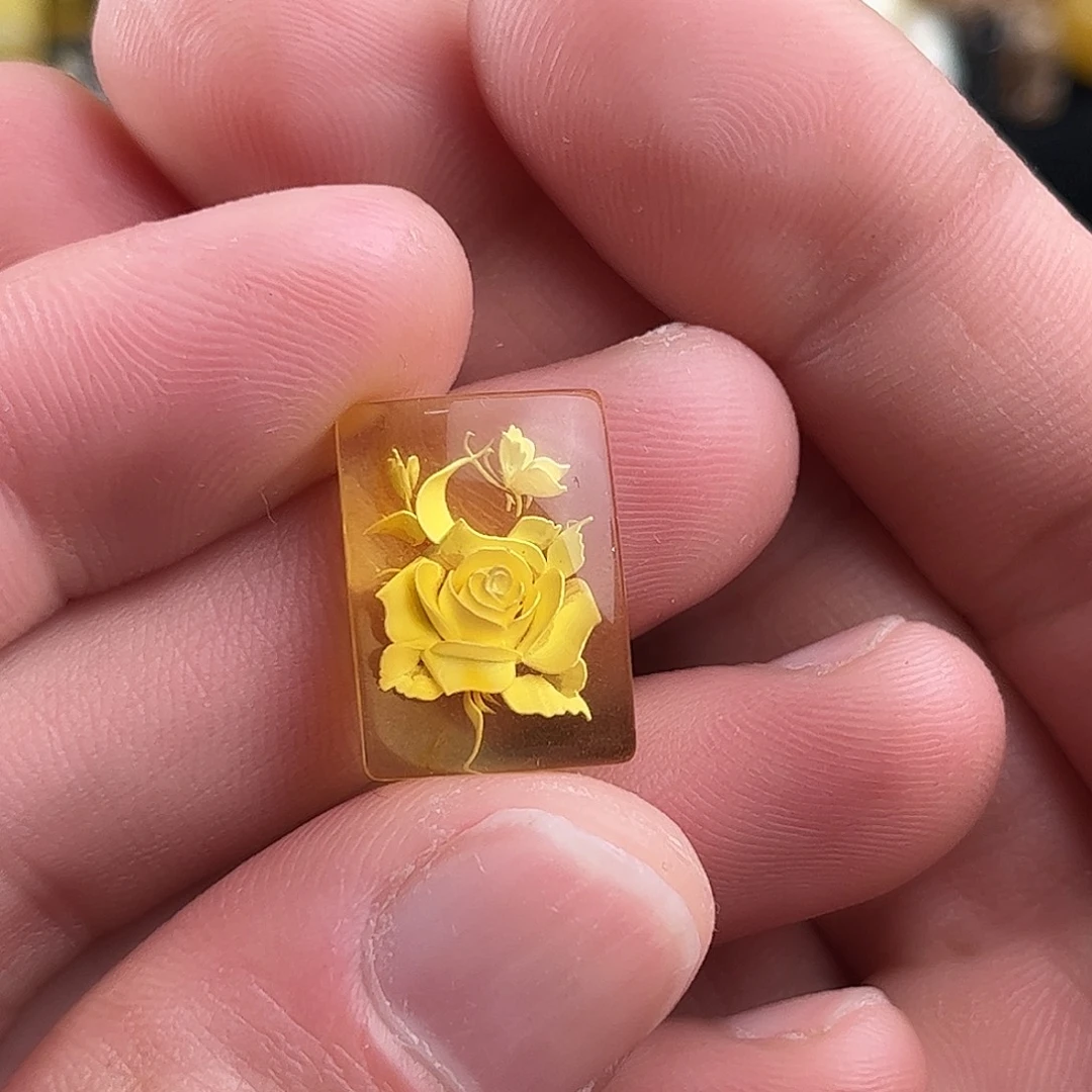 蜜蜡未镶嵌珠宝奇石