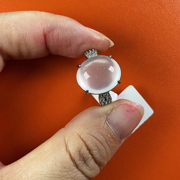 石英质玉合金颈饰