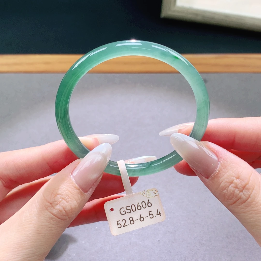 翡翠未镶嵌手镯天然