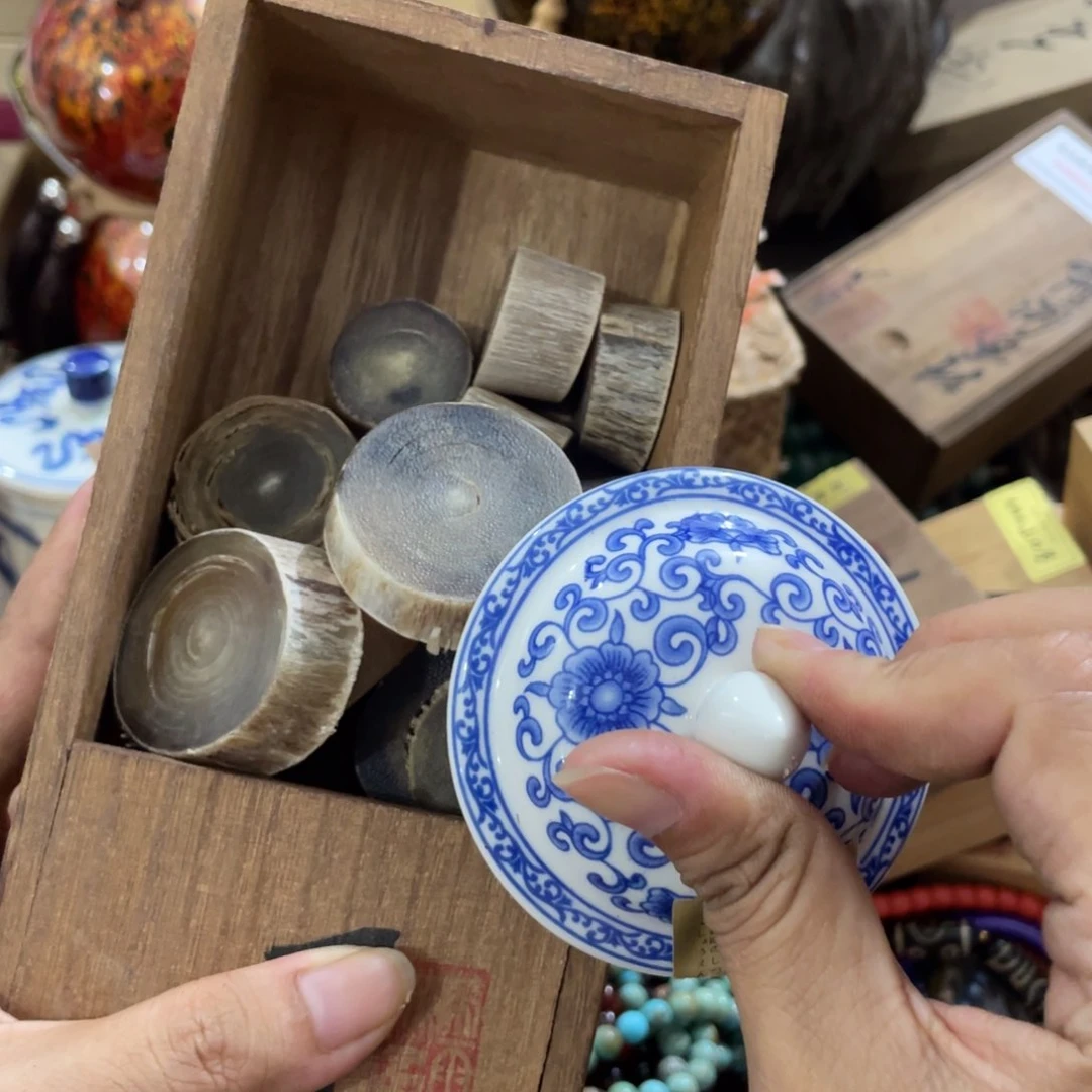 茶杯拼配泥啦啊摸摸摸摸的