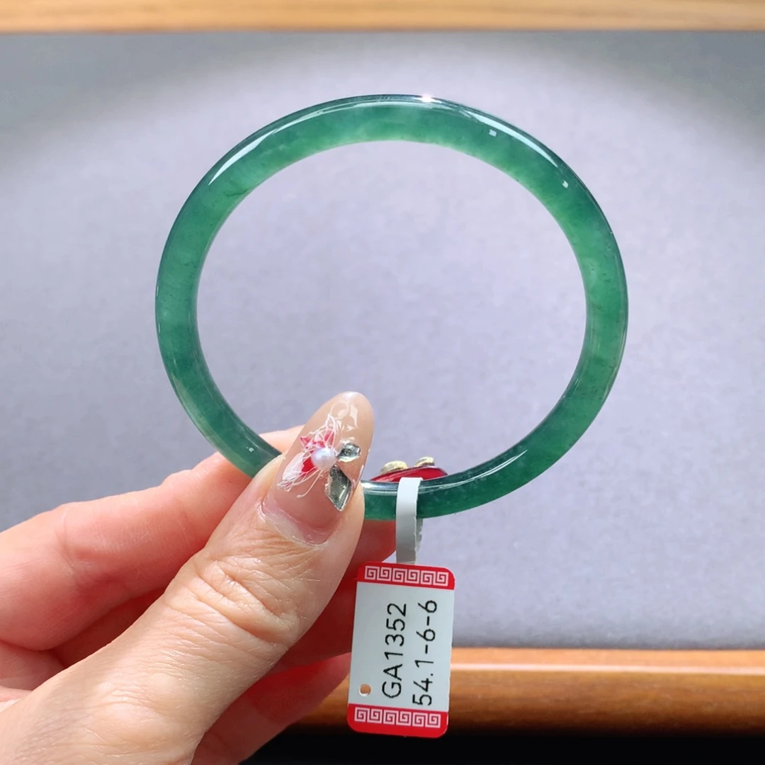 翡翠手镯未镶嵌天然翡翠手镯叮当镯