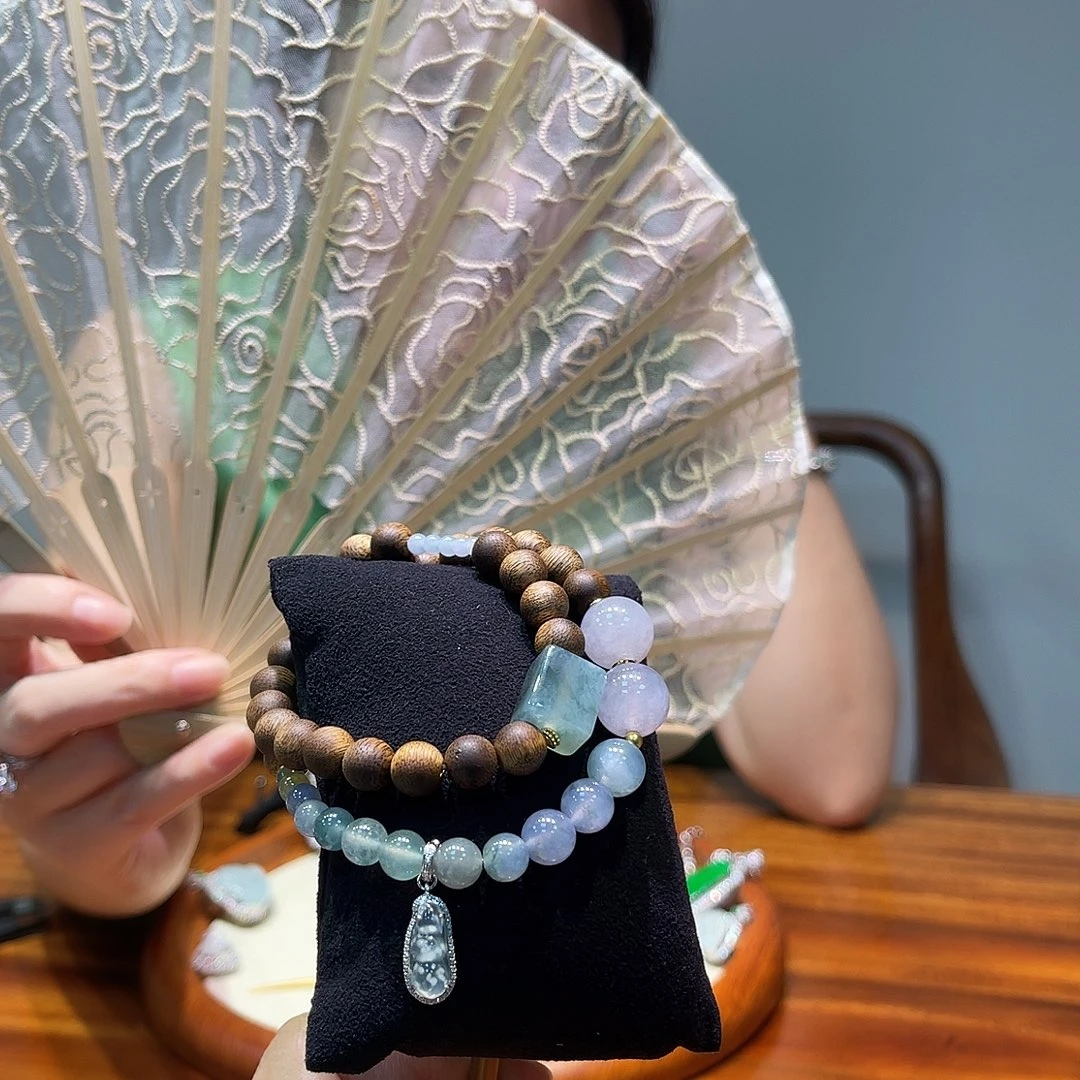 18K金镶嵌手链翡翠翡翠设计款