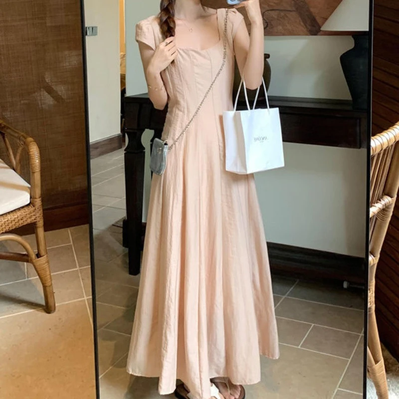 简约温柔方领修身压褶小飞袖连衣裙女气质显瘦百搭长款约会仙女裙