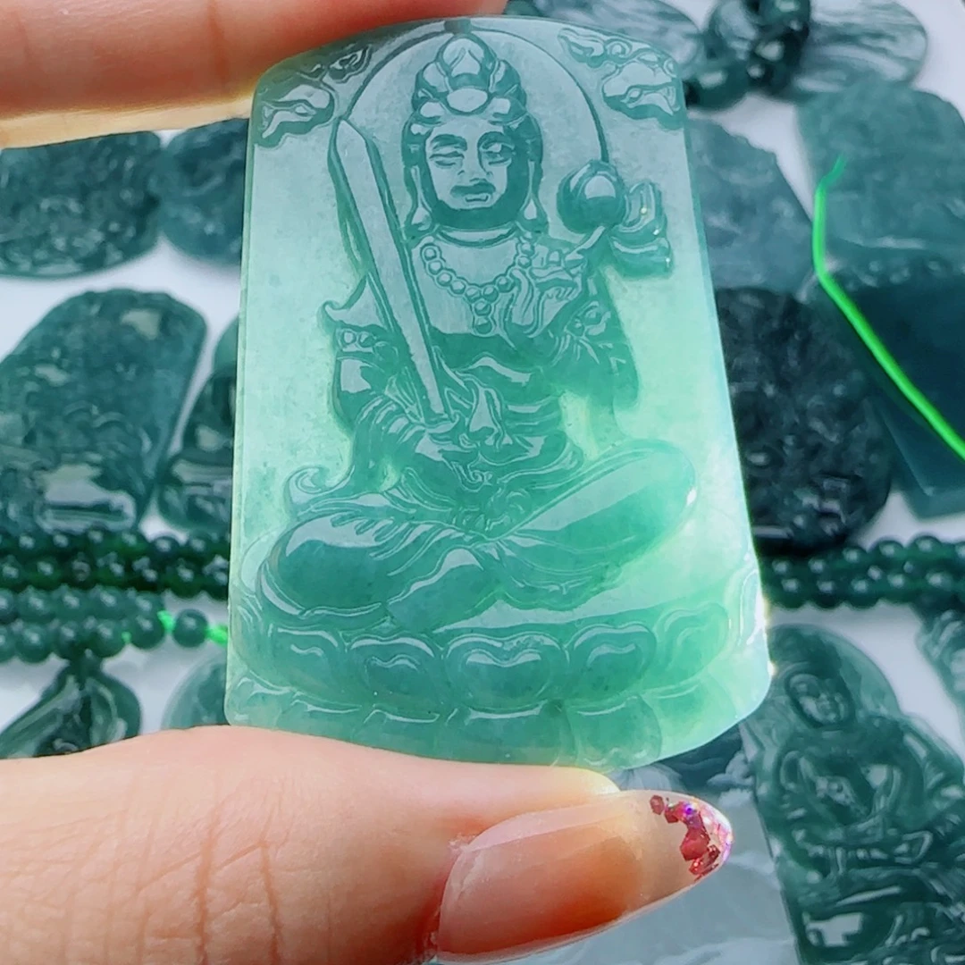 翡翠未镶嵌颈饰多样性发货天然的A货翡翠