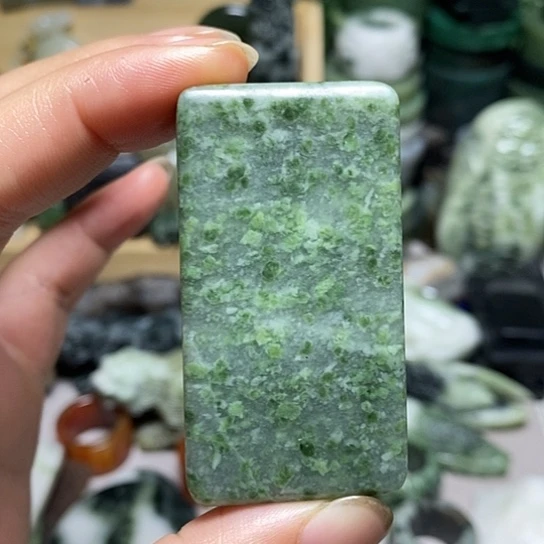 独山玉未镶嵌珠宝半成品