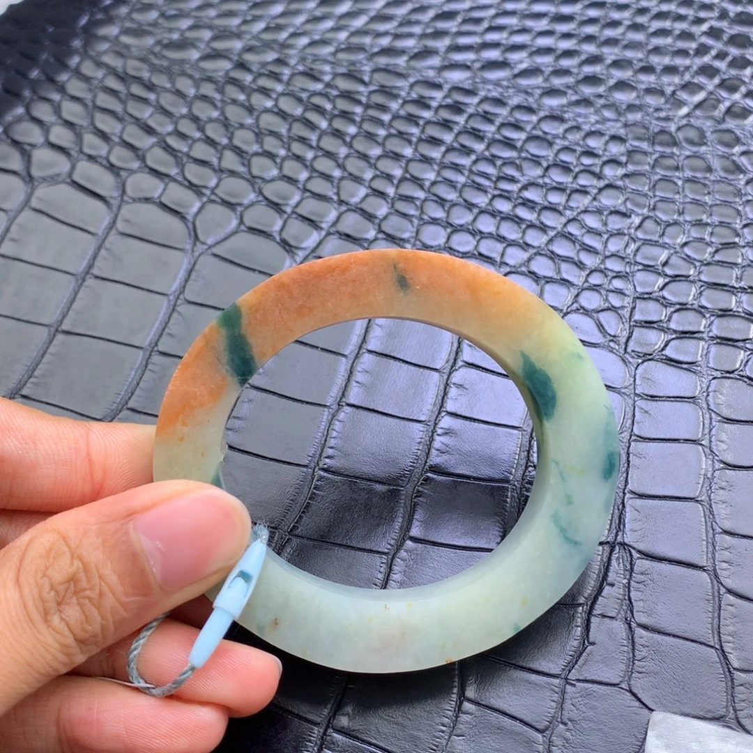 定制翡翠未镶嵌翡翠手镯