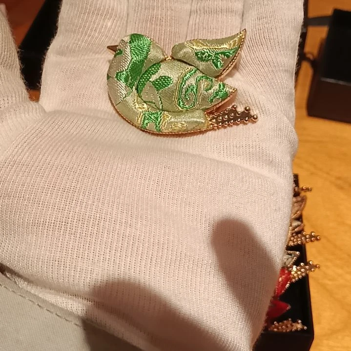 织绣和平小屋非遗蜀锦和平鸽浅绿色熊猫