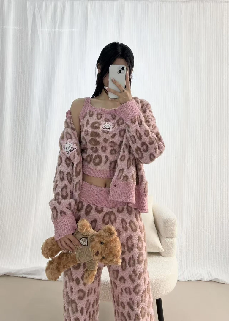新款半边绒加厚立体粉豹纹高档时尚慵懒可外穿三件套女款家居服