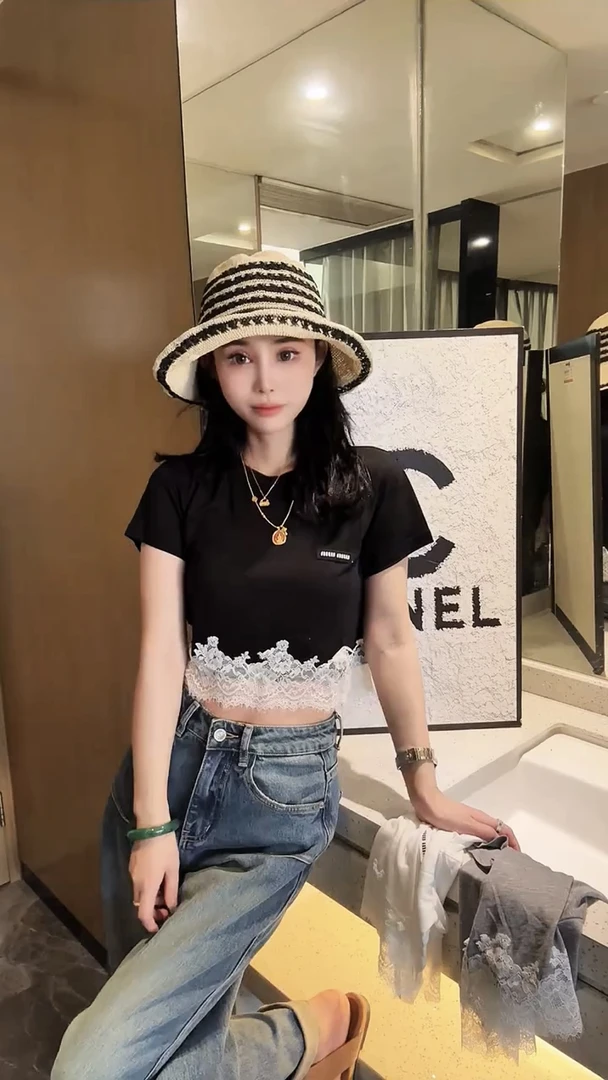 欧洲站夏季女2025新款女装时尚气质百搭宽松显瘦字母拼接蕾丝T恤