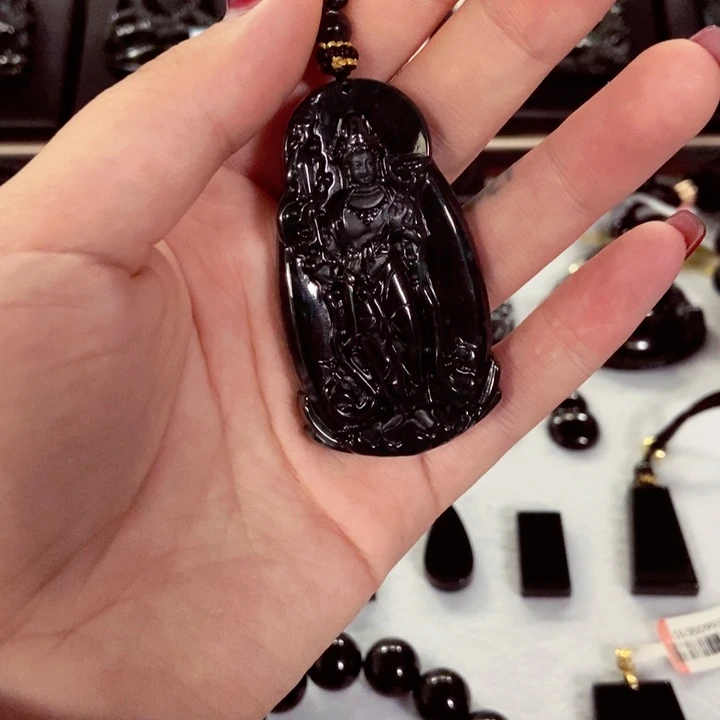 点***亚翡翠未镶嵌颈饰翡翠