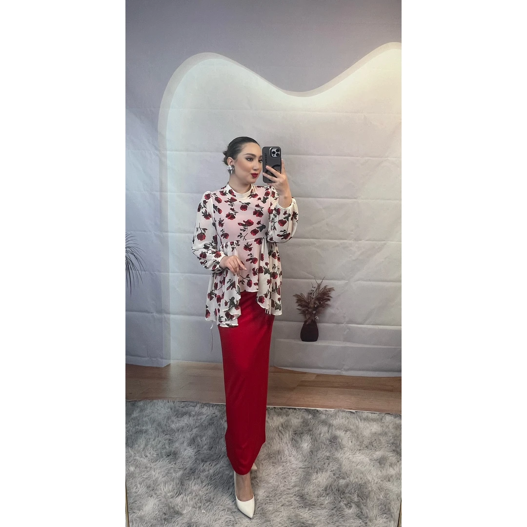 〖新疆包邮〗时尚显瘦翠花两件套