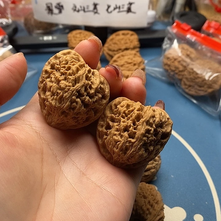 文玩核桃把件Y****哥南疆