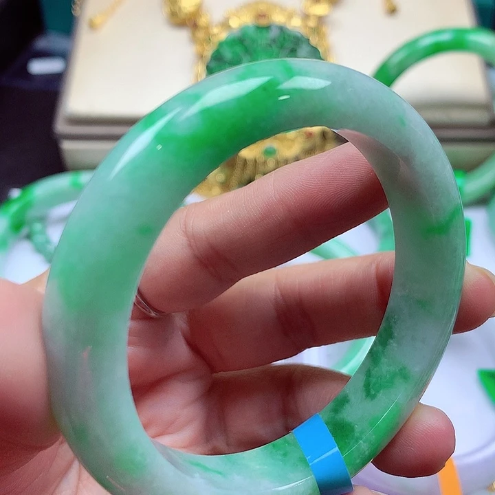 未镶嵌手镯翡翠翡翠