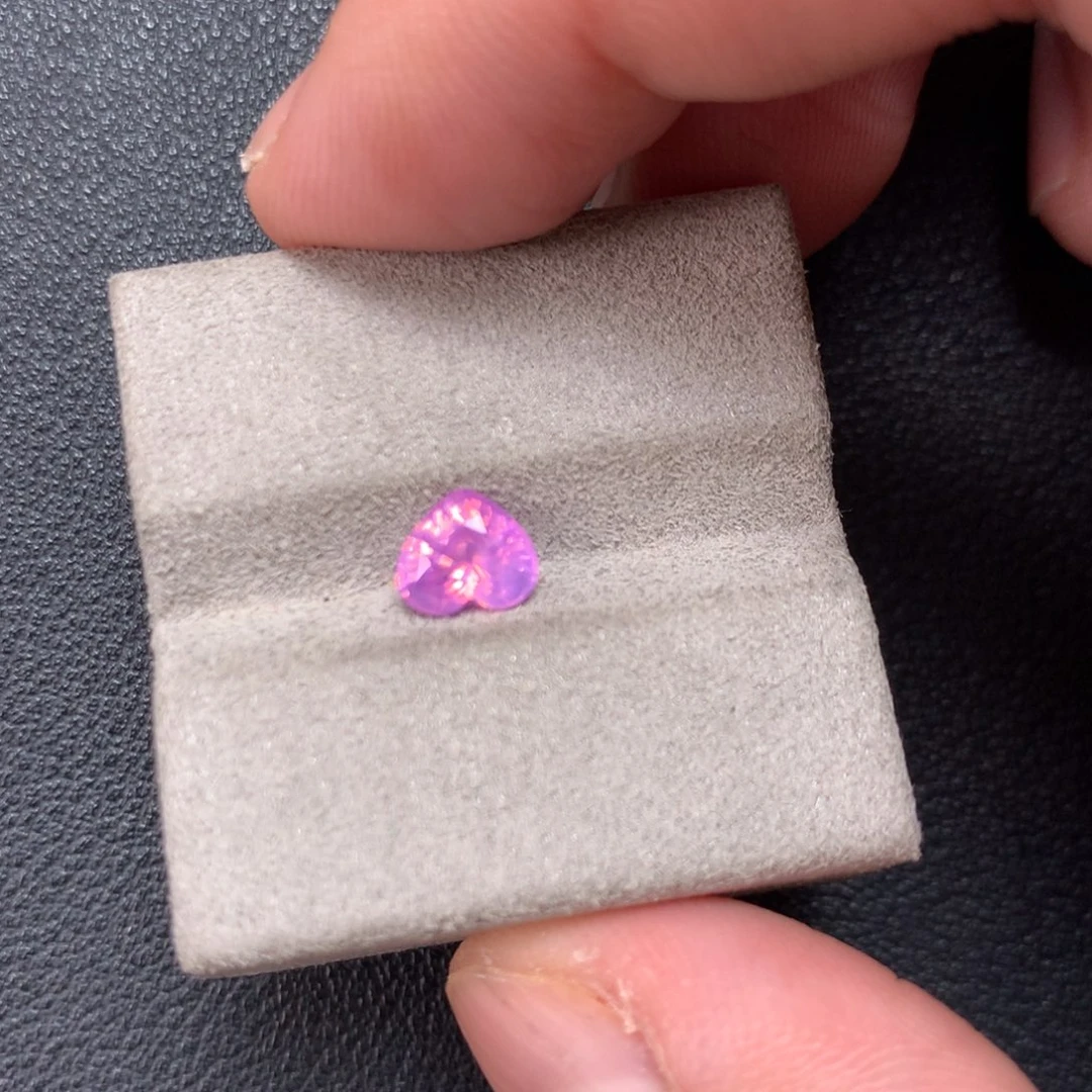 裸石彩色蓝宝石裸石1.04ct