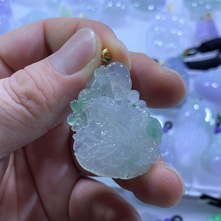 颈饰18K金镶嵌翡翠天然翡翠A货吊坠