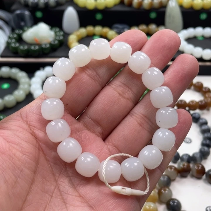 和田玉未镶嵌手串