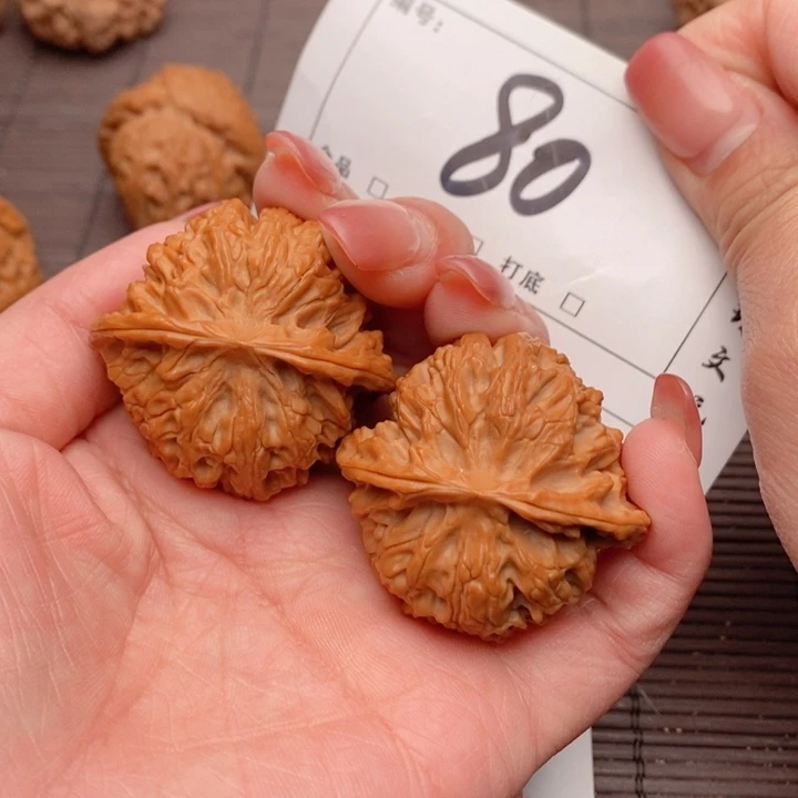 文玩核桃吊坠41苹果80