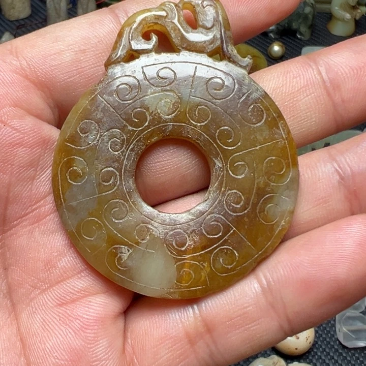 摆件白****悠摆件……………………