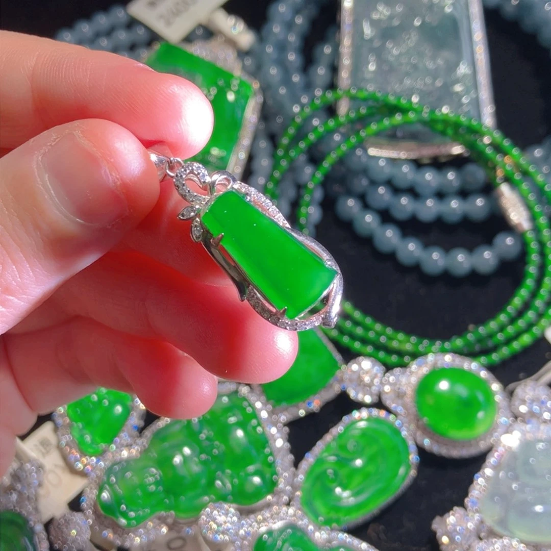 颈饰银S925镶嵌翡翠无事牌