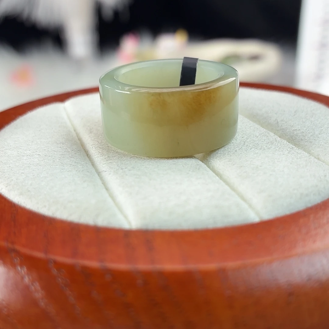 诺***和田玉未镶嵌戒指r1一口糖圆切18.3扩18.8