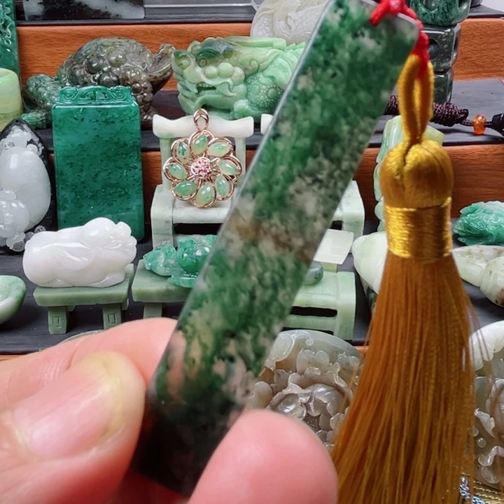 独山玉未镶嵌珠宝半成品