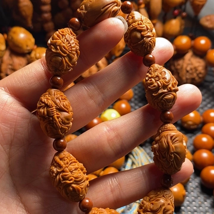 吊坠橄榄核群仙会